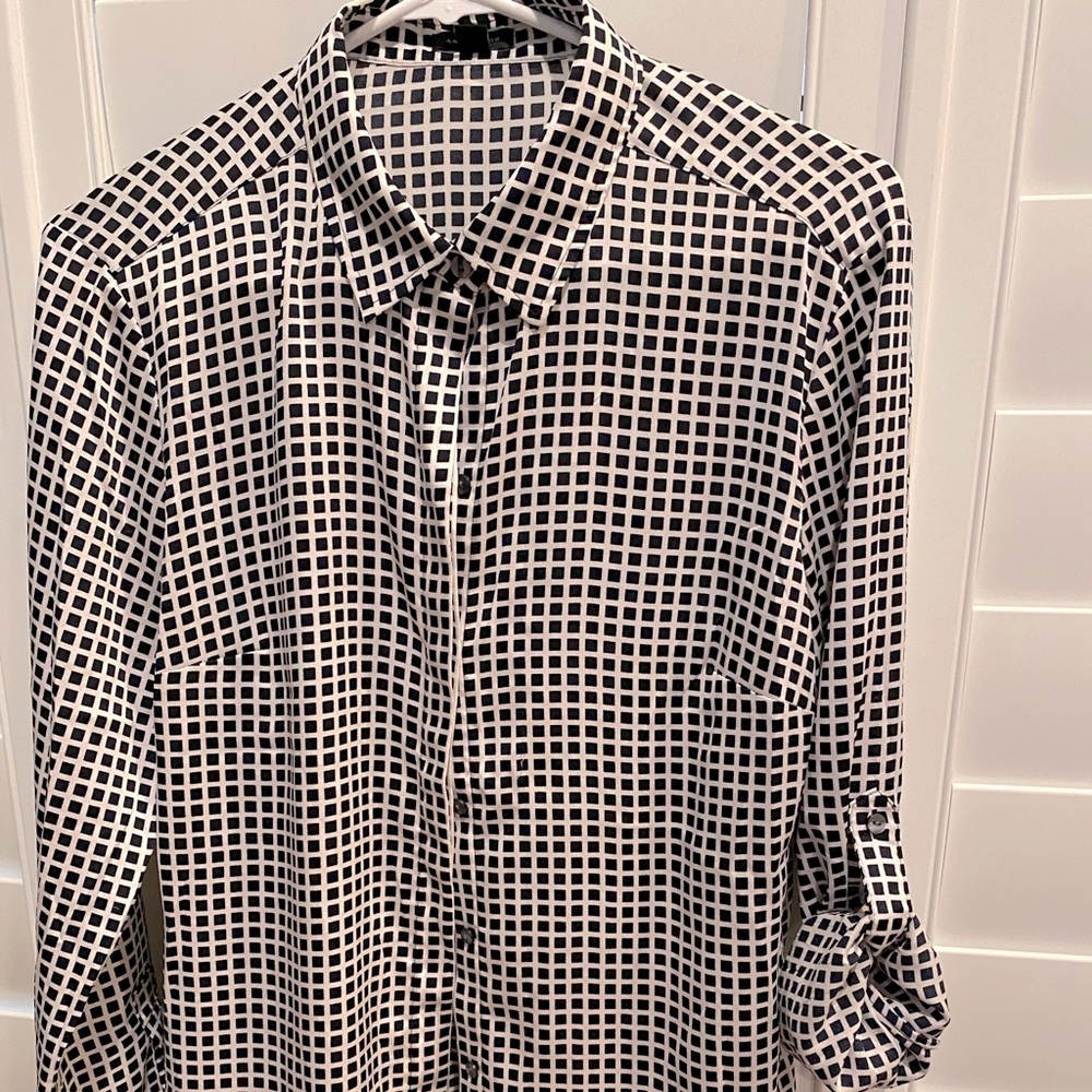 Black/White check button up blouse